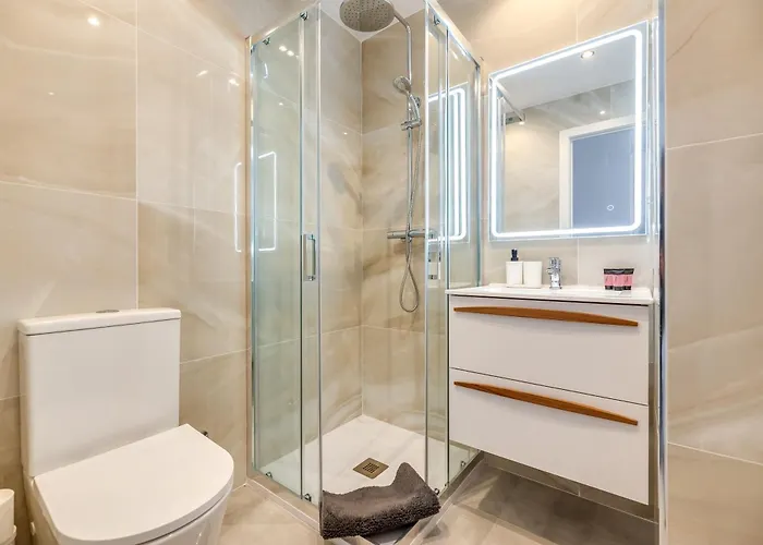 Luxury Paraiso Apartment