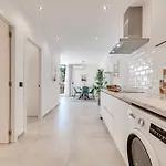 Luxury Paraiso