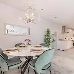 Διαμέρισμα Luxury Paraiso Εστεπόνα
